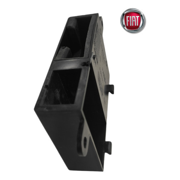 Moldura De Conector Usb Fiat Uno Strada 2008 20015