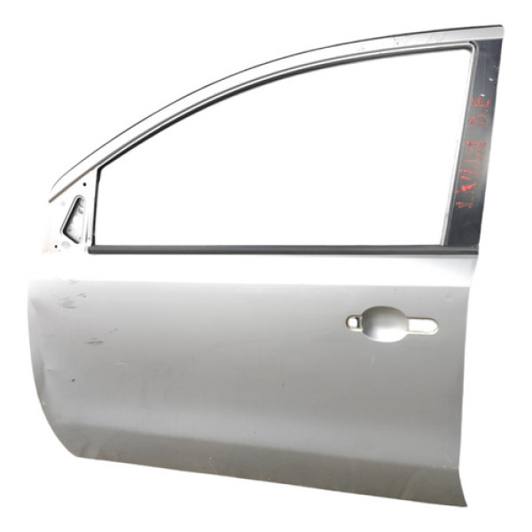 Dobradica Porta Dianteira Esquerda Nissan Livina 2013 Dianteira Esquerda