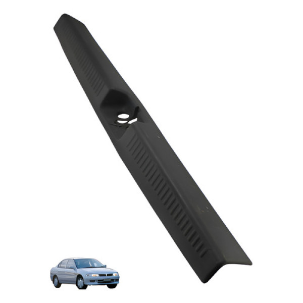 Acabamento Moldura Porta Malas Mitsubishi Lancer 1997