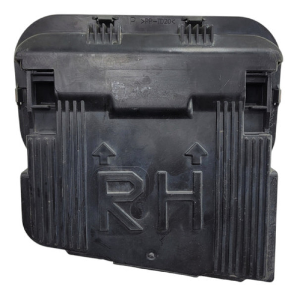 Difusor Ar Traseiro Direito Toyota  Hilux Diesel 2016 2020