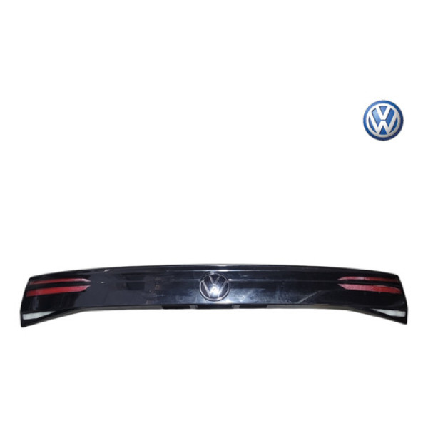 Lanterna Tampa Traseira Volkswagen Nivus 2021 2024 Detalhe Direito Preto