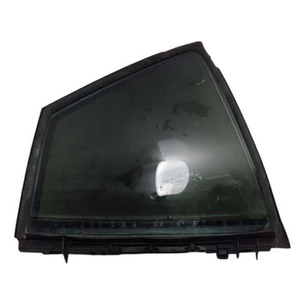 Vidro Vigia Traseiro Direito Toyota Yaris 2018 2019