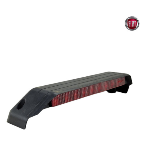 Luz Freio Traseira Break Light Fiat Uno Vivance 2013 2018