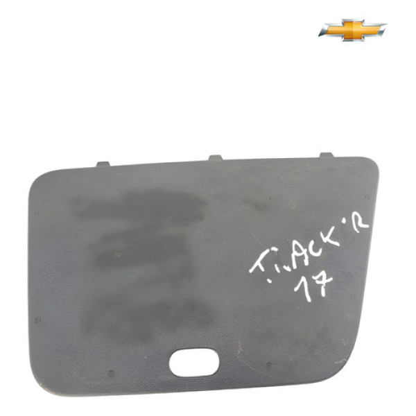 Tampa Lateral Direita Porta Mala Chevrolet Tracker 2017 Preto