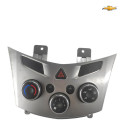 Moldura Comando Ar Condicionado Chevrolet Tracker 2013 2015